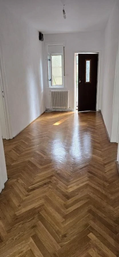 Apartament 3 Camere Decomandat Centrala Proprie Etaj 1 Din 1  Garaje 2  Zona Iosefin