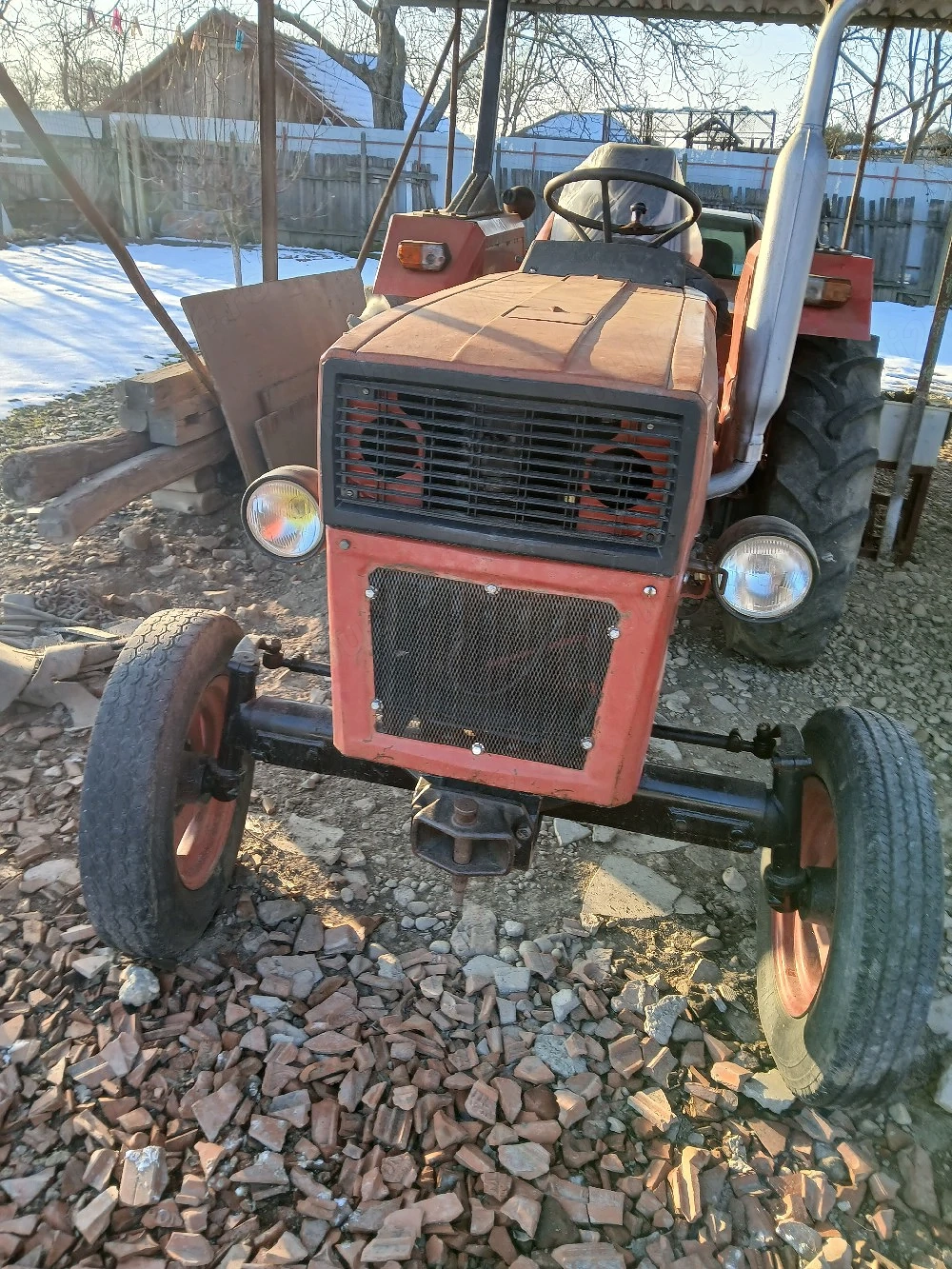 Vând tractor U445 an 2001