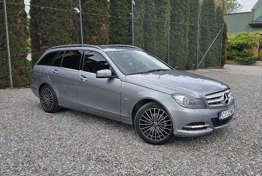 Vând Mercedes   Benz C class Euro 5