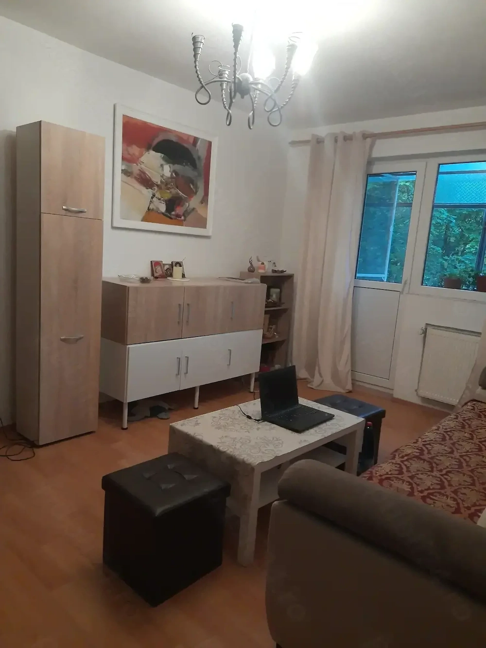 vand apartament 4 cam 2 bai 2 balcoane zona Plaza sect 6.