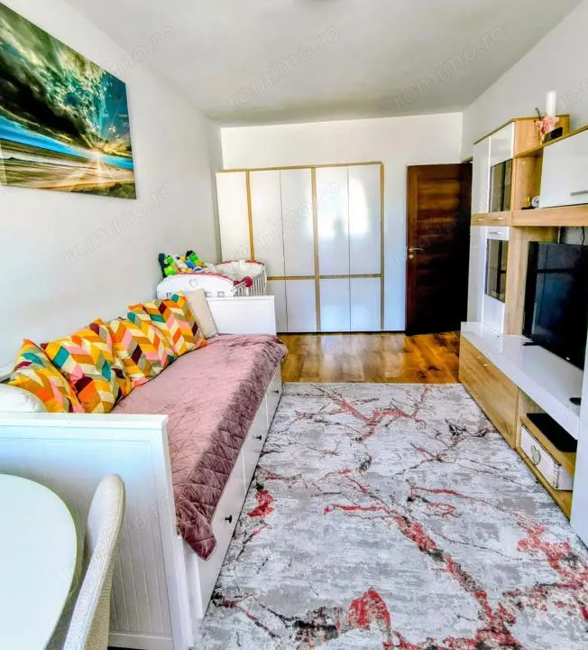 Apartament 2 camere 50 Mp ultili, bucătărie separată Str Tineretului super zona 