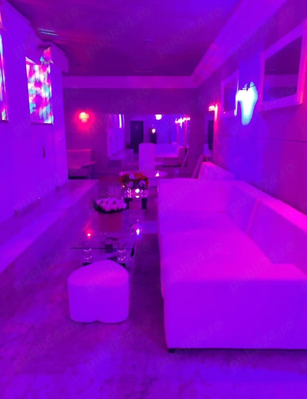 Night club angajeaza hostess , barmaniță , ospatariță ,