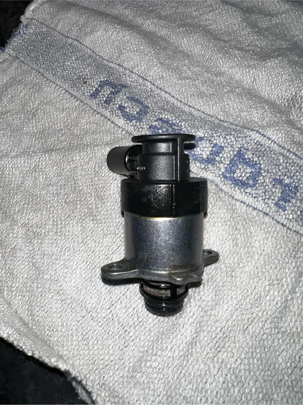 Regulator presiune combustibil VW Golf 6 CFHC 140 cp
