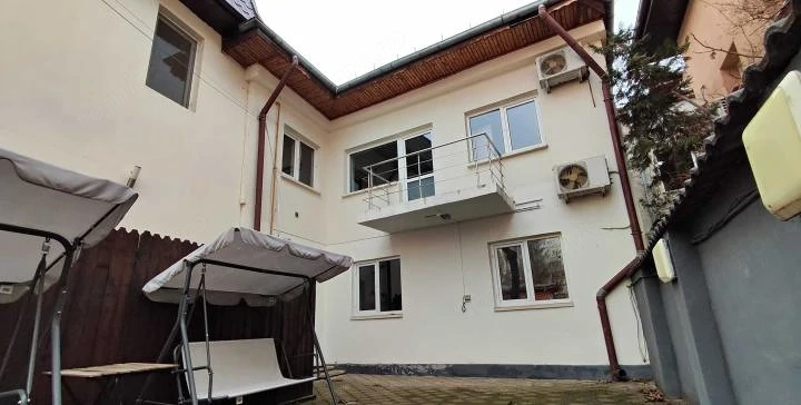 Vila 6 camere zona Piata Alba 