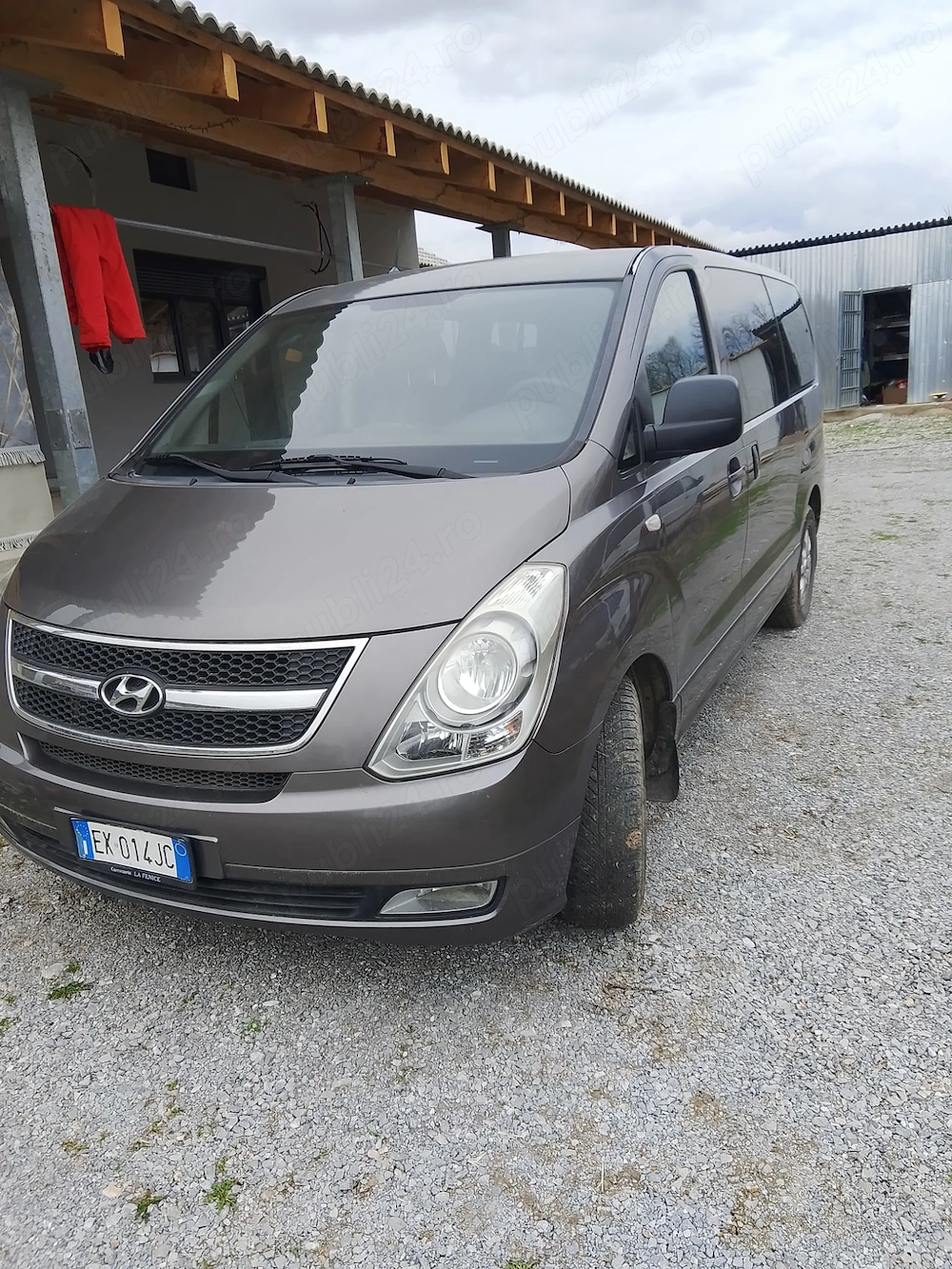 Hyundai H1 2.5 Diesel   8 locuri   2
