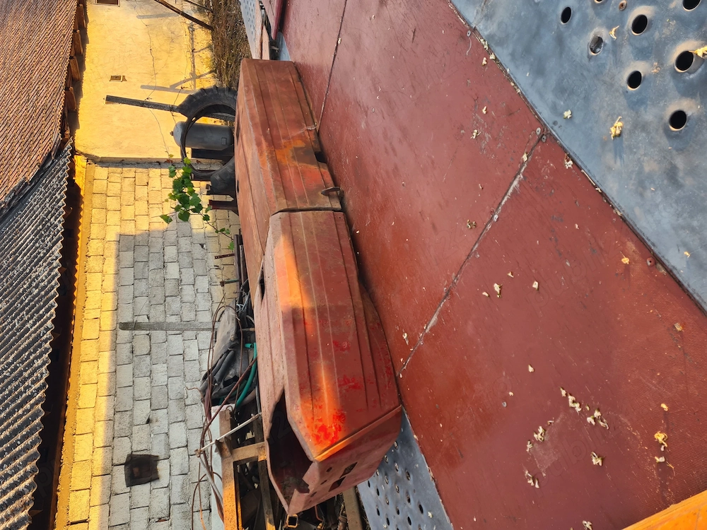 Vând set capote pt Tractor UTB 650