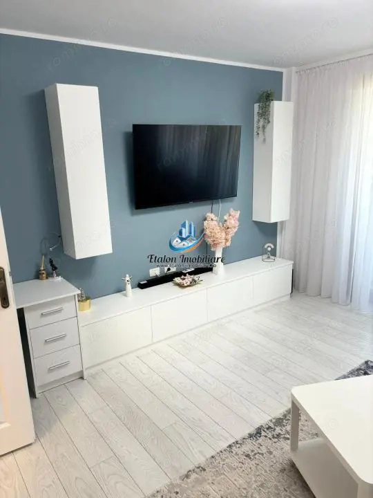 Apartament 2 camere decomandat etaj 1 si garaj Piatra Neamt