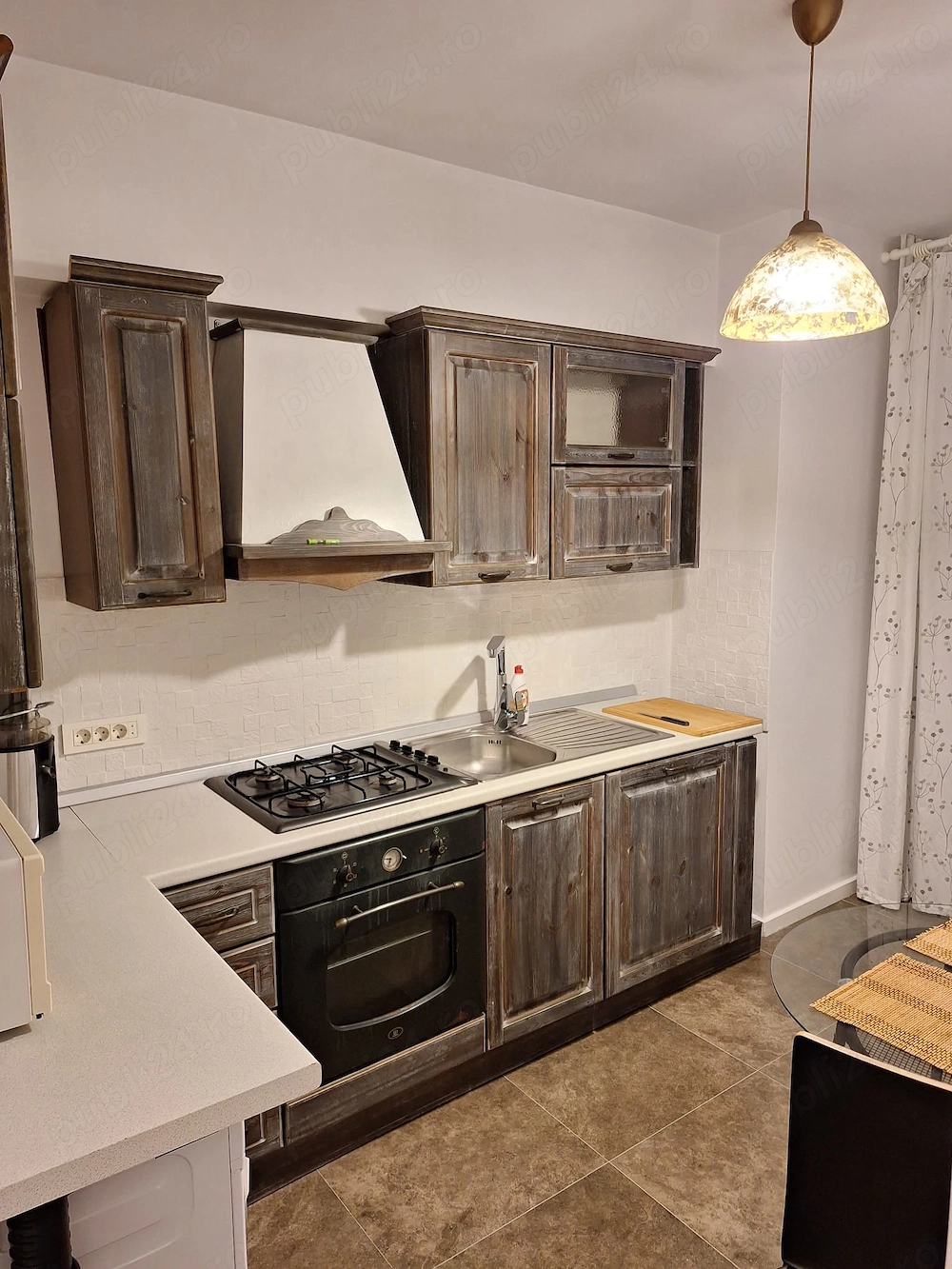 apartament ultracentral 2 camere proaspat renovat cu loc de parcare