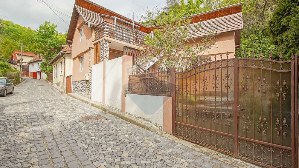 CASĂ INDIVIDUALĂ ÎN SCHEI    STRADA PIATRA MARE