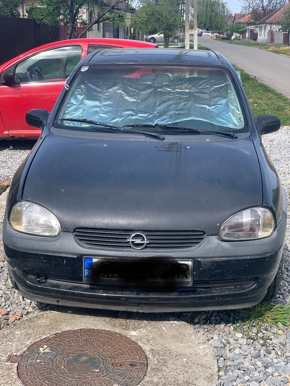 Opel Corsa 1.0 12V 2000    bună pentru piese sau repar