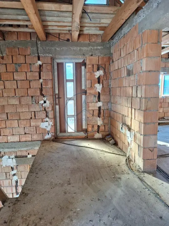 Casa la rosu ,zona rezidentiala Beclean 