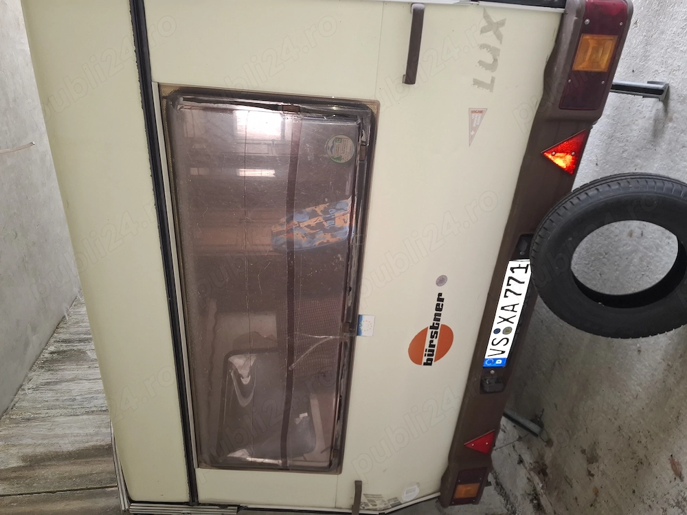 Rulotă auto LUX, an 1983, stare bună,  uscata