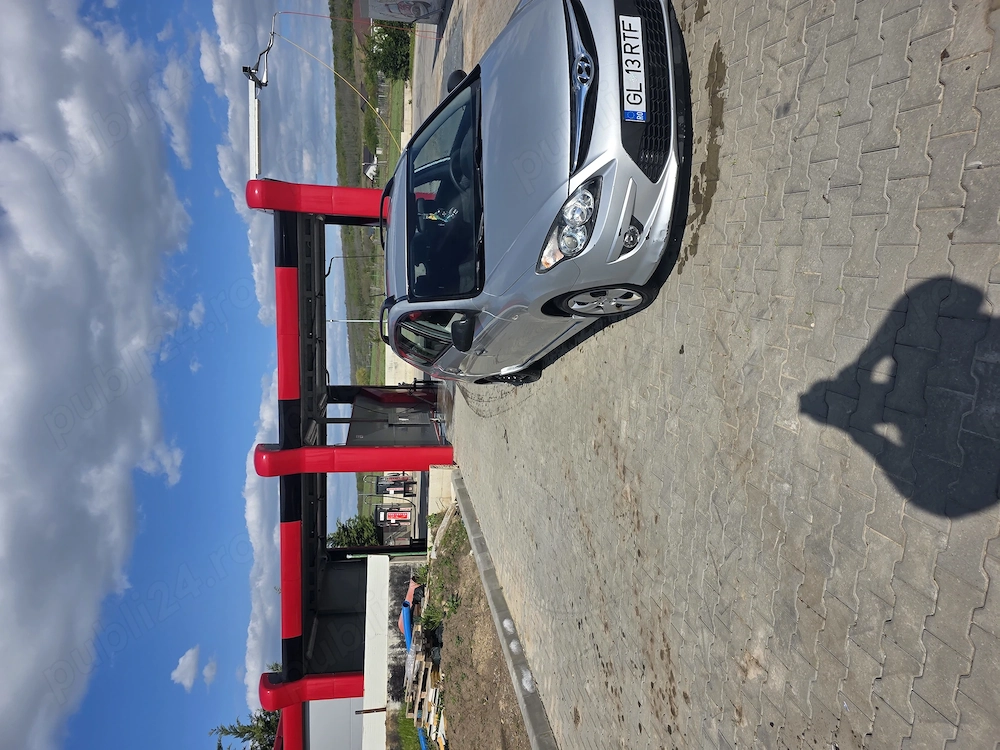 Vand Hyundai i30 1.4 106 cp 2011 , 114000km