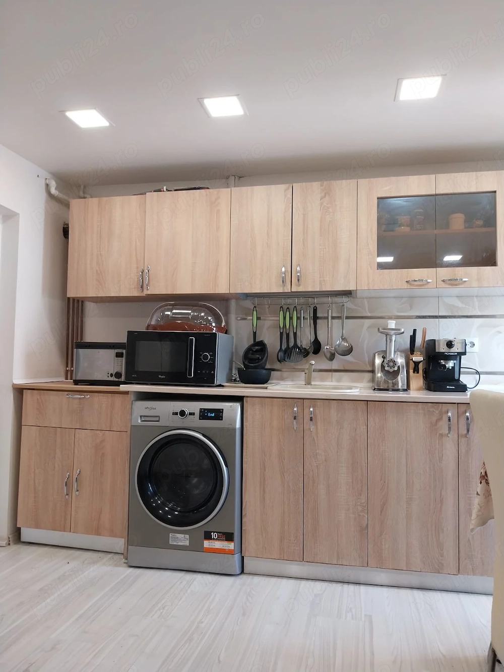 Vând apartament m6 Targoviste 