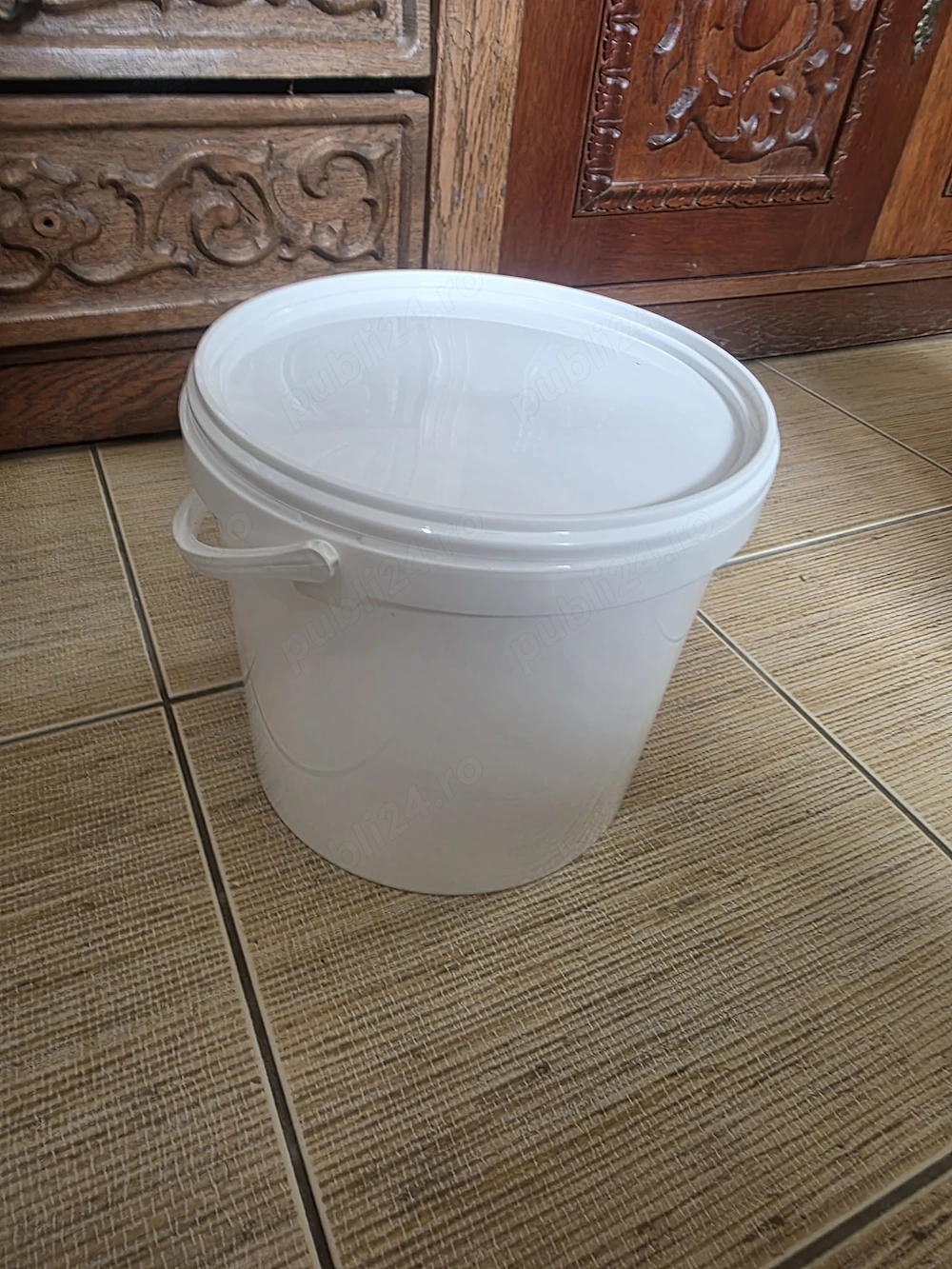 galeata alba de plastic 5l