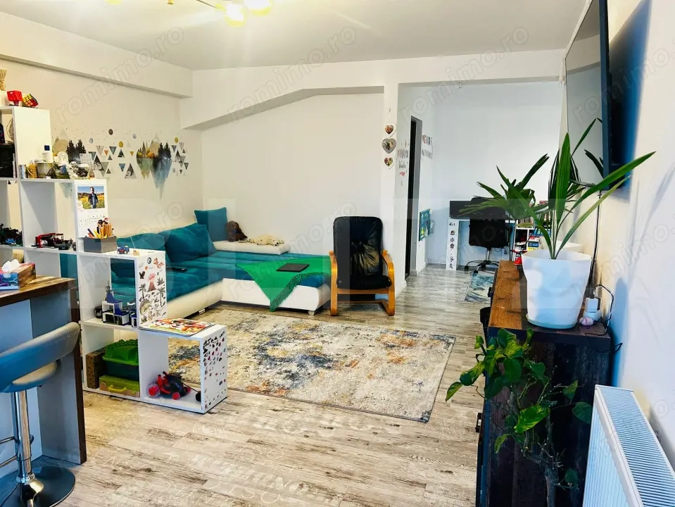 Apartament cu 2 camere, 56mp, balcon 6mp, parcare inclusa, la cheie, in Apahida
