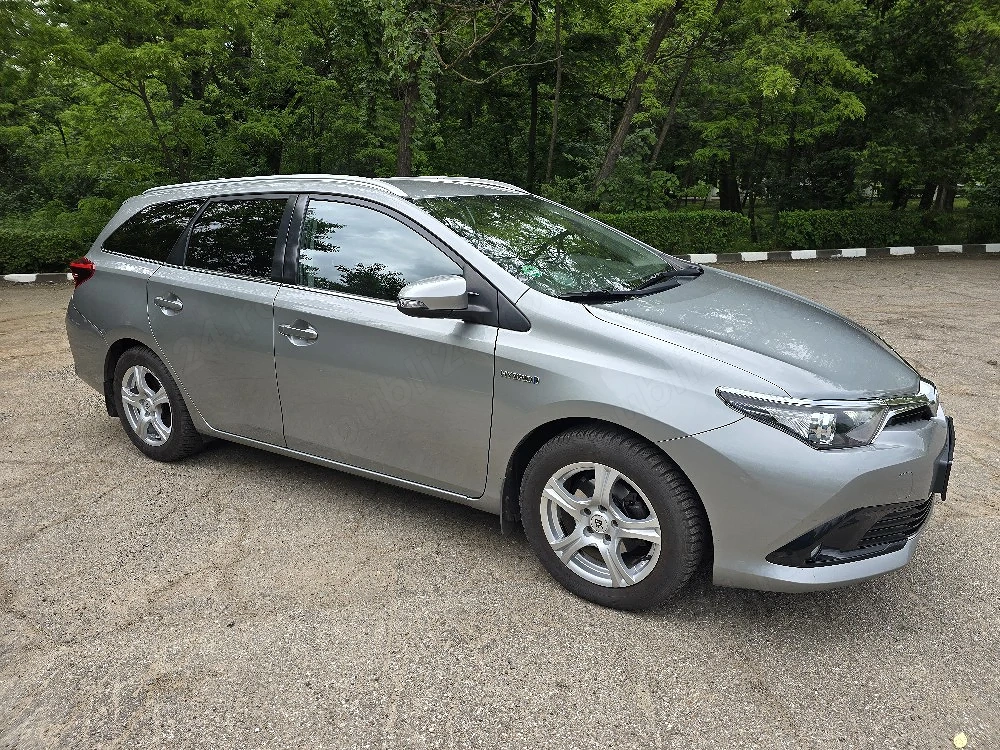 toyota Auris 2 facelift hybrid Aut.