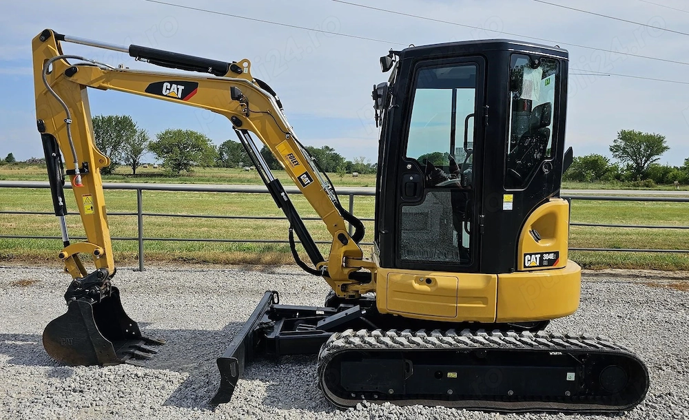 Mini excavator Cat 304E2 CR din 2016.
