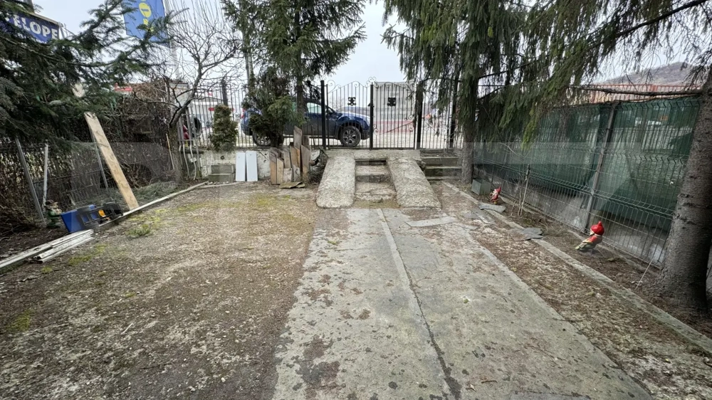 Casă de vânzare în Unirea, la strada principală 