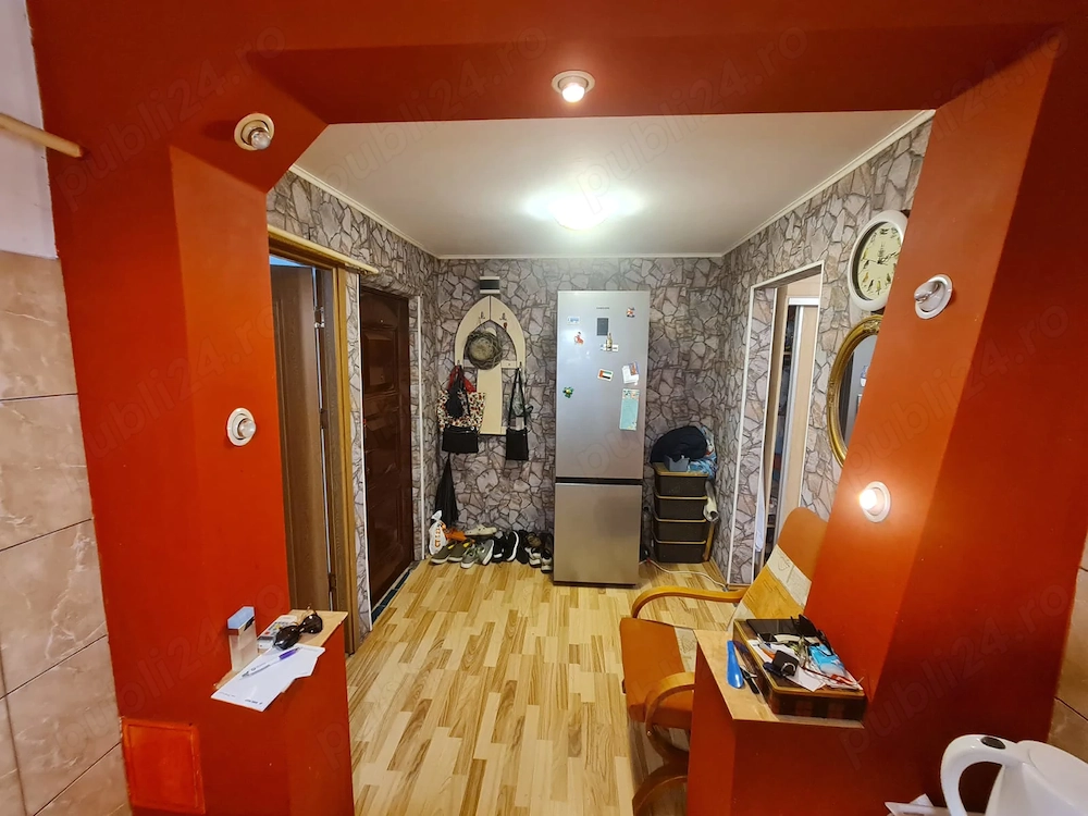 Vand apartament 3 camere, Etaj 1, Targu Jiu