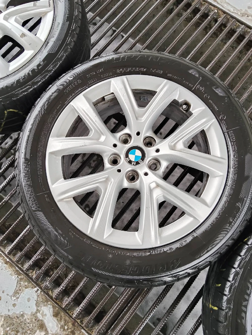 Genți bmw pe 17 in stare perfectă, se vinde fără cauciucuri 800 lei