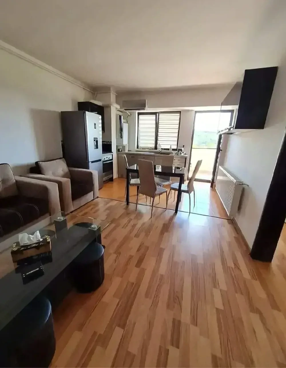 Apartament 3 camere de vanzare