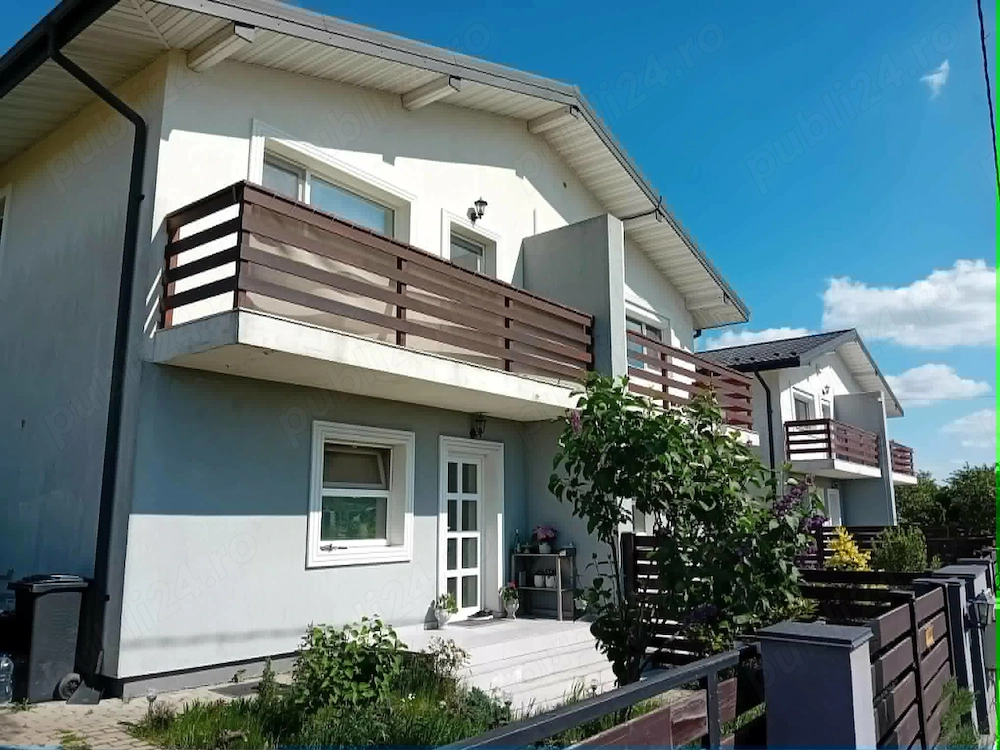 Casă duplex modernă, 4 camere, 2 băi, utilități, parcare, terasă mare, priveliște superbă