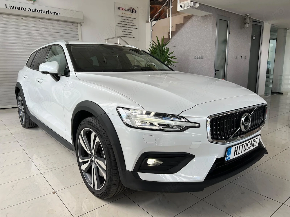 Volvo V60 Cross Country   24.785euro + TVA