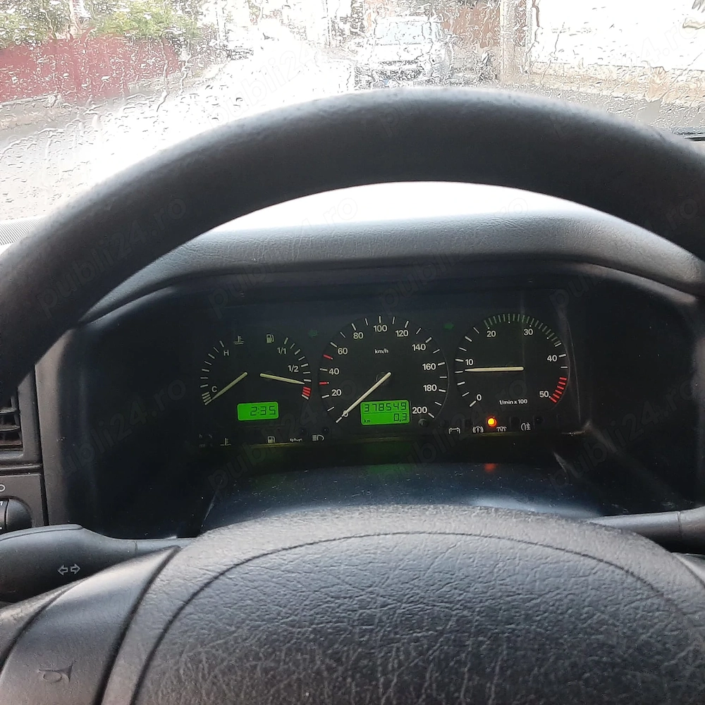 Volkswagen  Caravelle T4 2.5   8+1 locuri