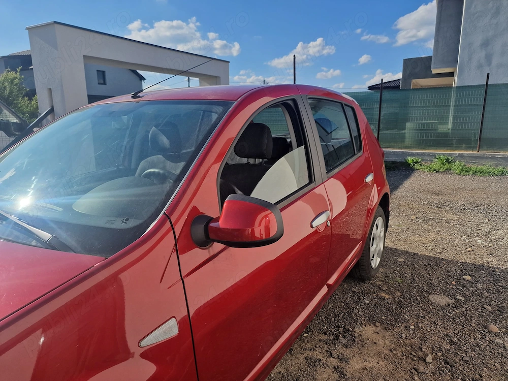 Vând Dacia Sandero 9500 km