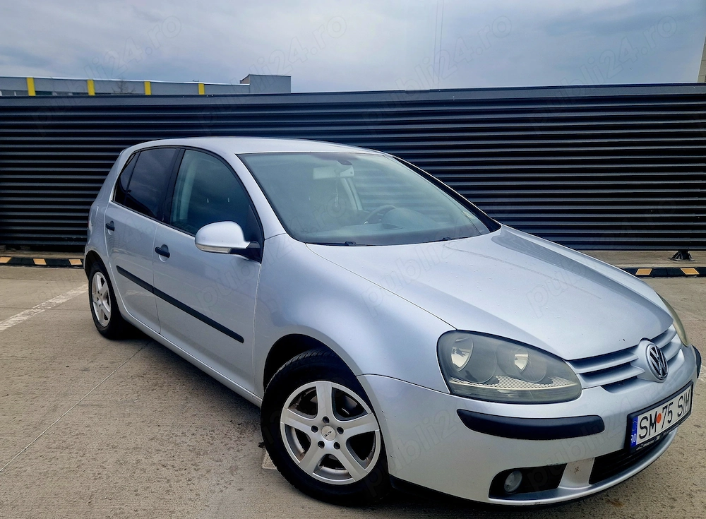 Vând  Golf 5, înmatriculat 