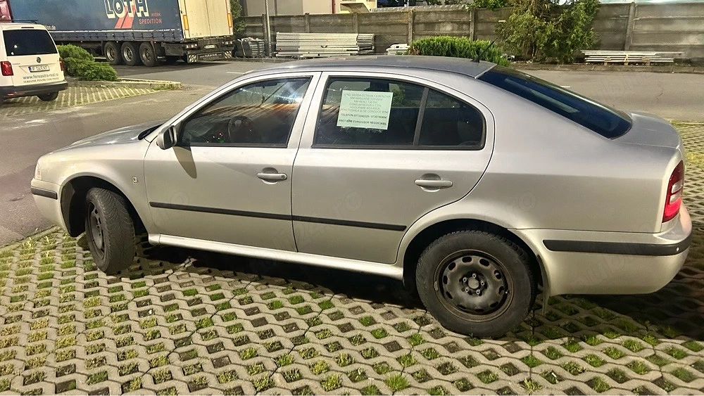vand Skoda Octavia 1.6 benzina