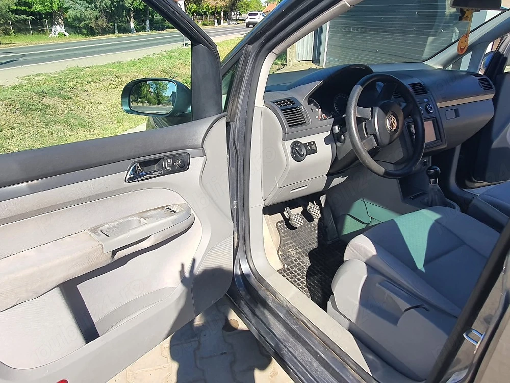 Vând Touran  19 Tdi