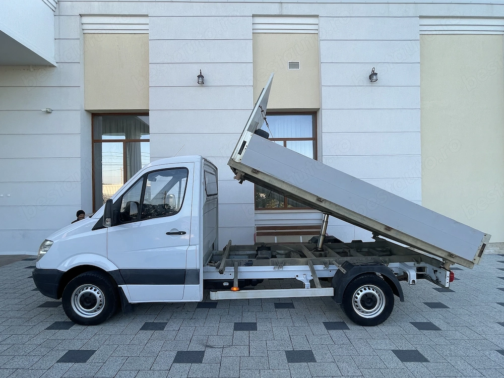 Mercedes Sprinter basculabil pe 3 părți km reali 79000 stare foarte bună 