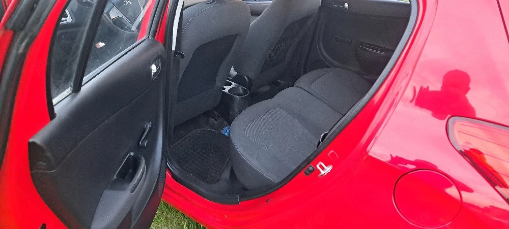 Vând Hyundai i20