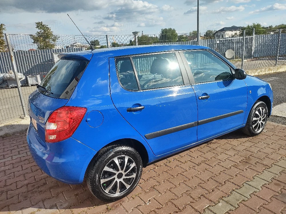 Skoda Fabia benzina 12 fab 2011 preț 2650 euro 