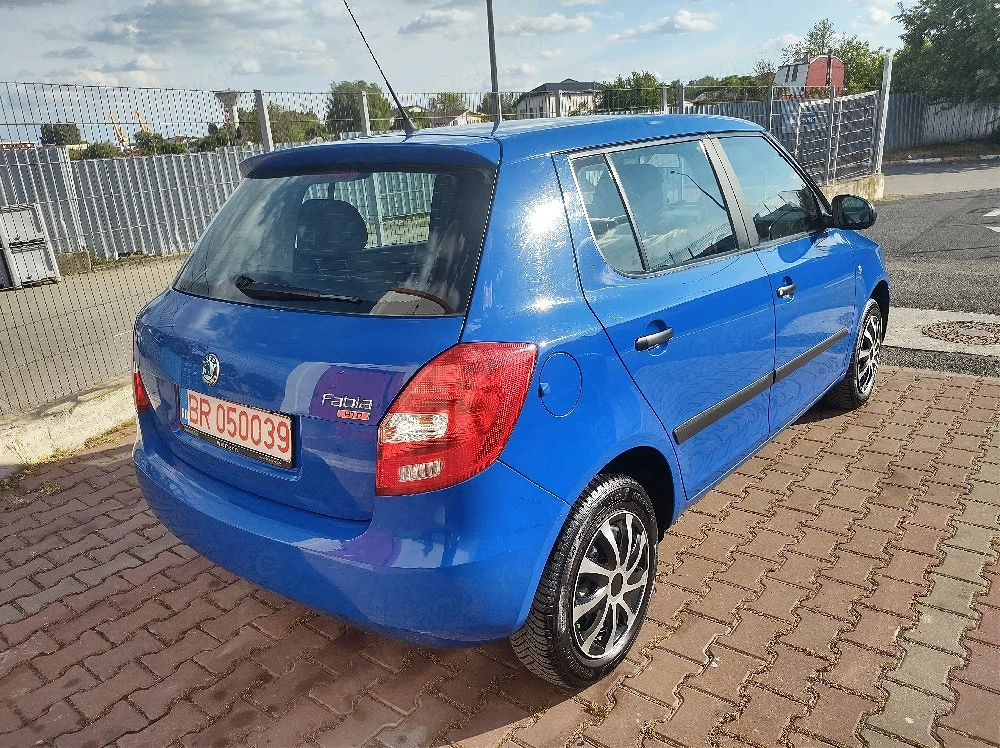 Skoda Fabia benzina 12 fab 2011 preț 2650 euro 