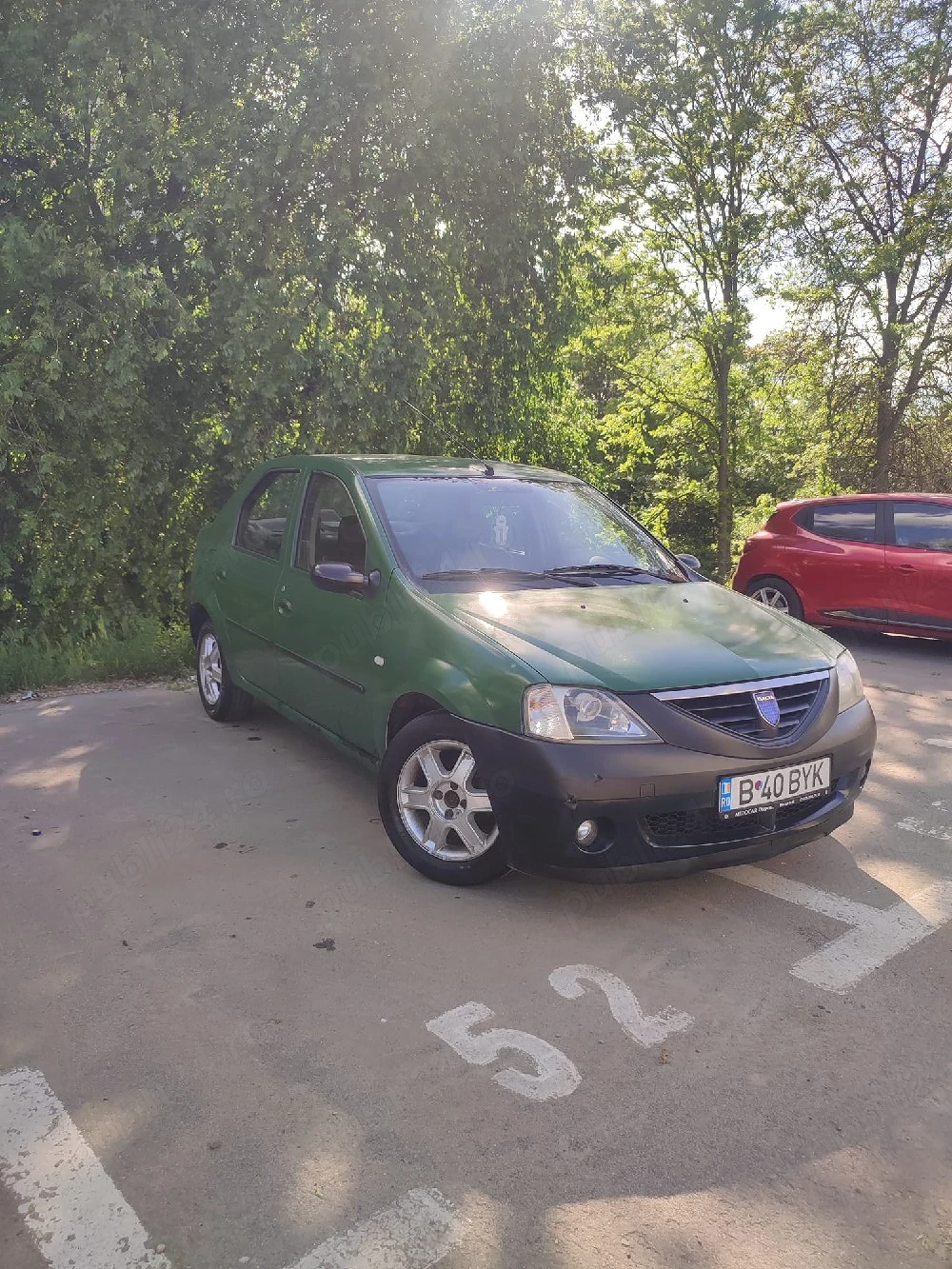 vând Dacia Logan motor de 1 4 benzina acte valabile mașina merge impecabil fara probleme 
