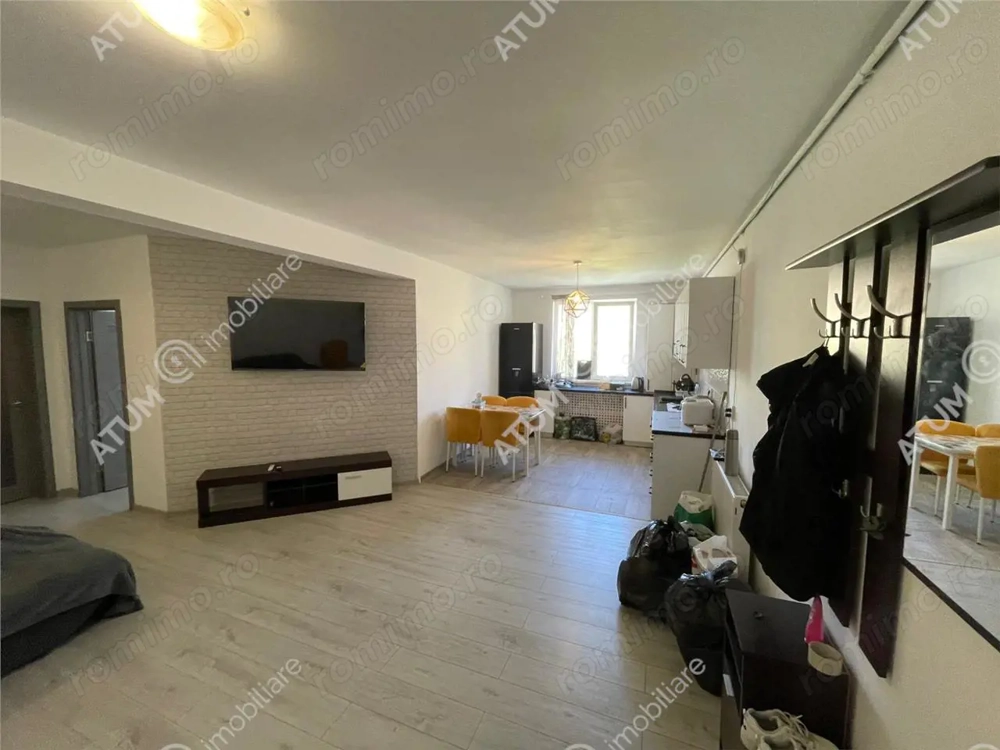 Apartament 3 camere balcon zona Ciresica din Sibiu
