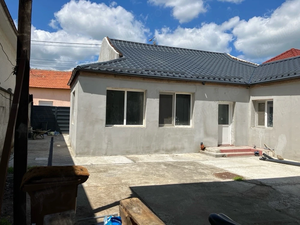 PROPRIETAR   Casă renovată 2025, teren 720 mp, Grădiște   170.000   negociabil