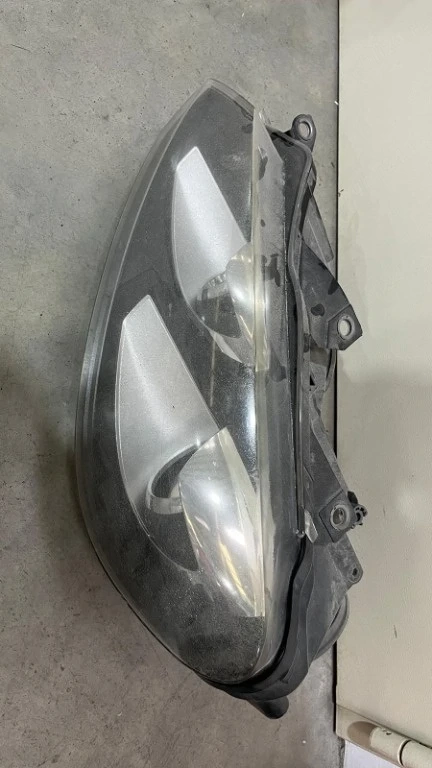 Far dreapta vw golf a6 hella