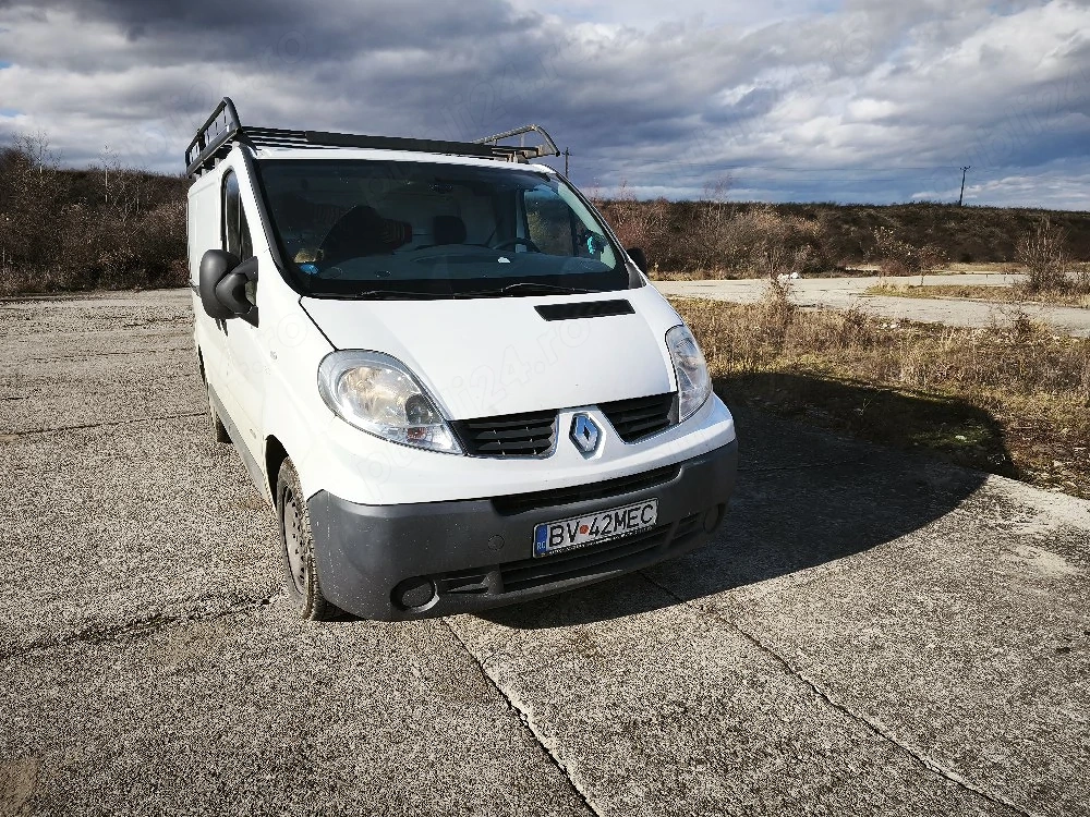 Vând autoutilitara Renault Trafic 