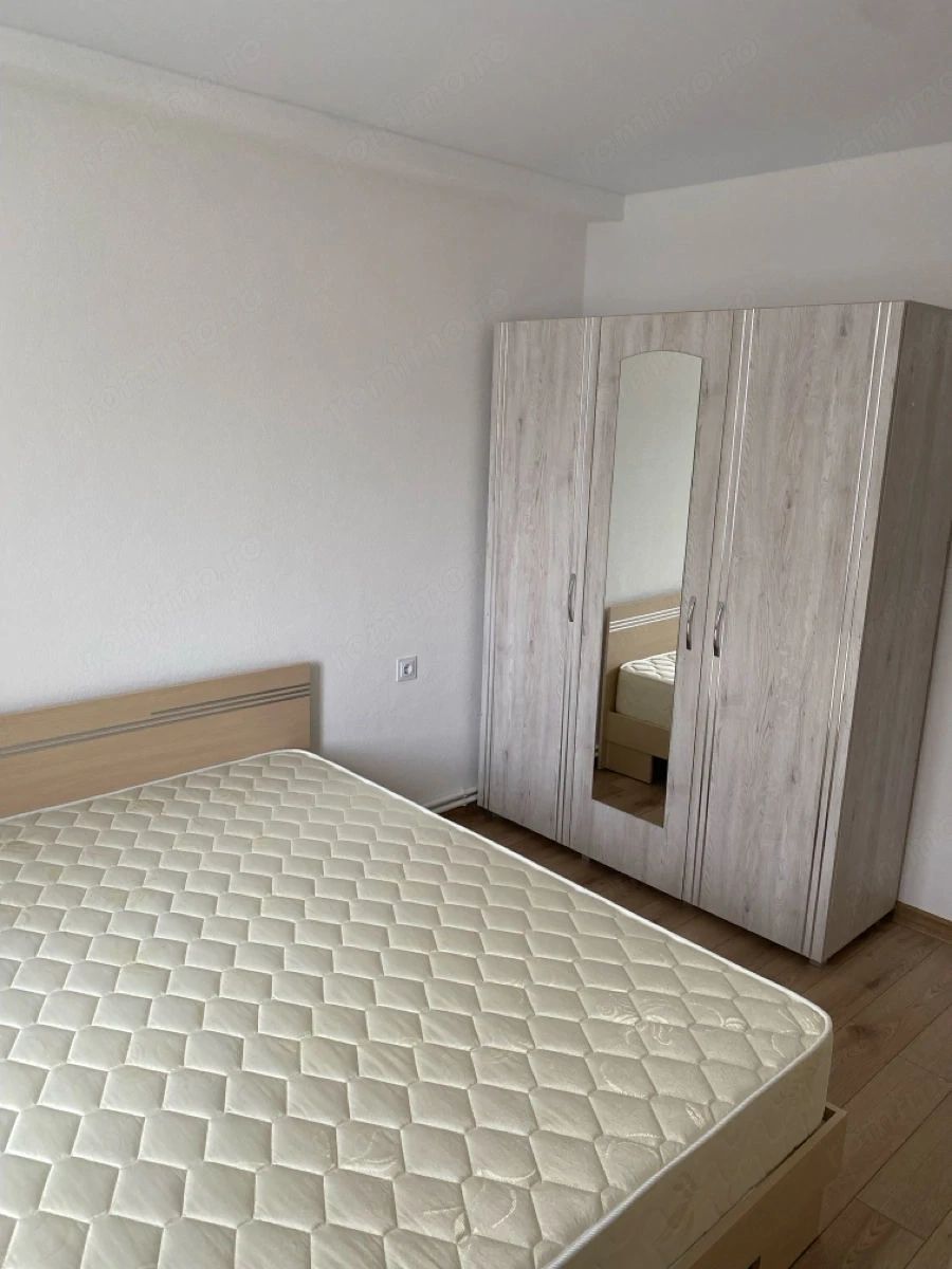 Garsoniera de inchiriat in zona Aparatorii Patriei aproape de facultatea Spiru Haret