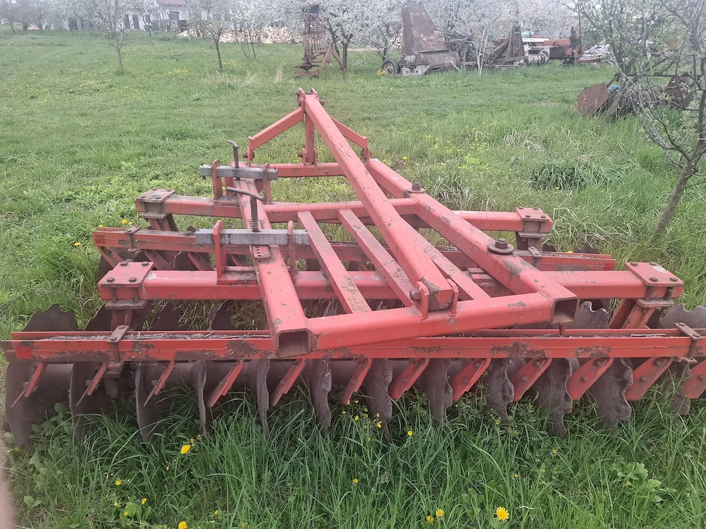   Disc greu  de vânzare - 3 metri suprafață de lucru