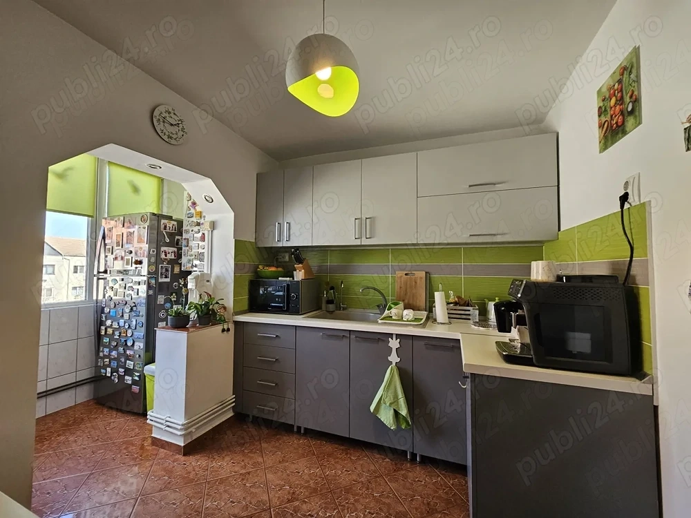 Apartament 3 camere decomandat Soarelui langa Spitalul Judetean