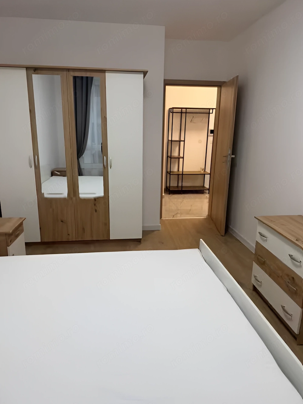 inchiriez apartament cu 2 camere in Voluntari