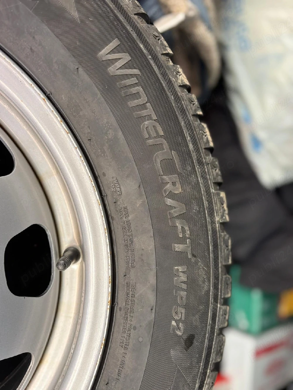 Set 4 roți iarnă complete Kumho WinterCraft WP52 215/65 R16 98H + jante tablă. Folosite 2 sezoane, s