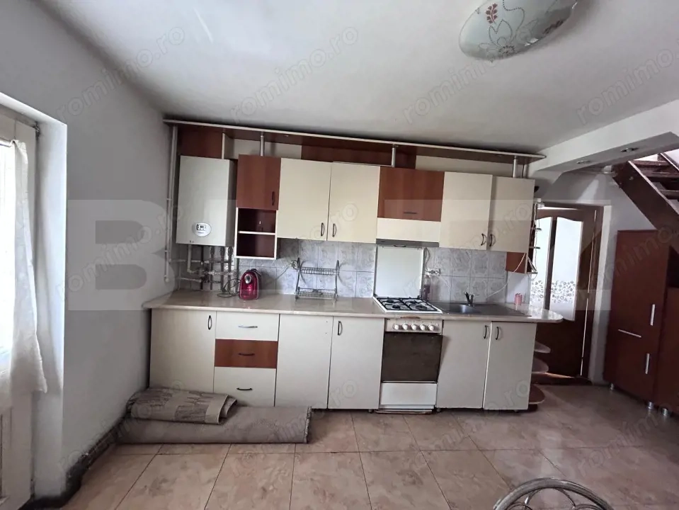 Apartament 4 camere ,etaj 4 , 56mp utili+mansarda 