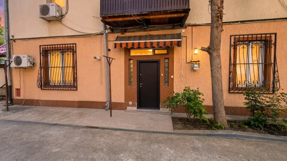 Apartament 2 camere, parter, curte comună închisă, ultracentral