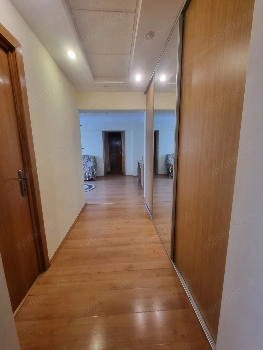 Vanzare apartament 3 camere, 2 bai, bloc 1985, langa metrou Titan, IOR